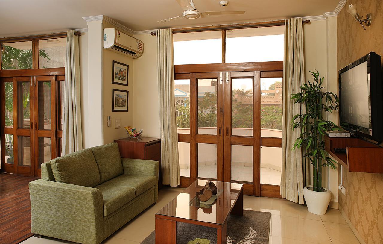 Hotel Ahuja Residency Dlf Phase 2 Gurgaon Zewnętrze zdjęcie